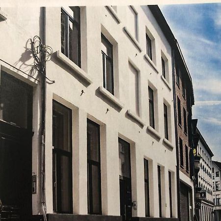 Hippe Studio In Historisch Gebouw In Oude Centrum アントウェルペン エクステリア 写真