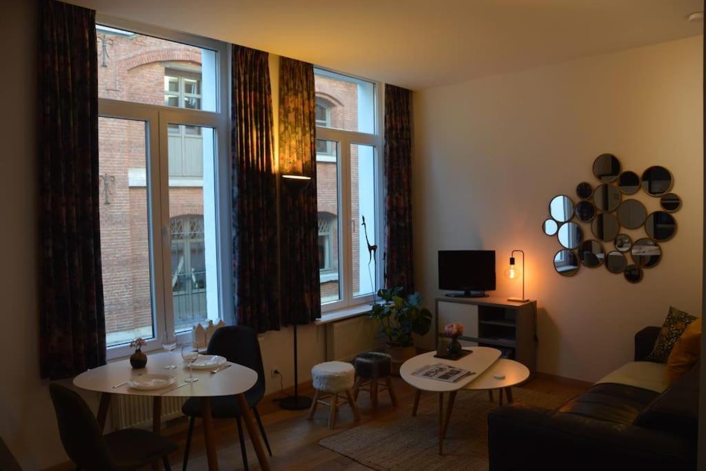 Hippe Studio In Historisch Gebouw In Oude Centrum アントウェルペン エクステリア 写真
